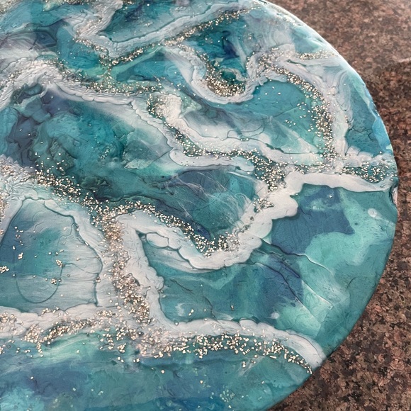 Hand made Resin design Lazy Suzy. - Picture 5 of 7